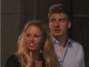 Bóng đá anh, ngoại hạng anh, lịch thi đấu euro 2012, Tiền đạo Bendtner đi chơi tối với Wozniacki